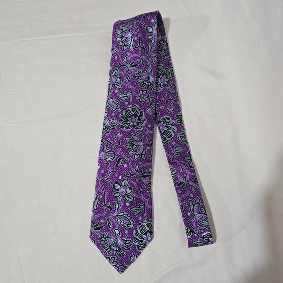 Duchamp London Hand Made in England Silk Necktie Purple Floral 3 1/2" x 59 1/2" - Picture 2 of 6